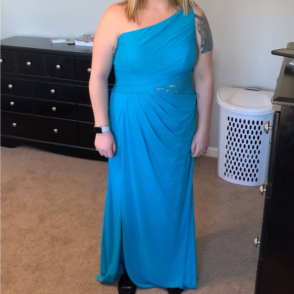 David’s Bridal Malibu Blue Bridesmaid Dress
